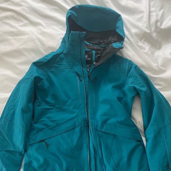 Winter jacket, perfect for skiing/snowboarding, never worn, receive it last week - Picture 3 of 8